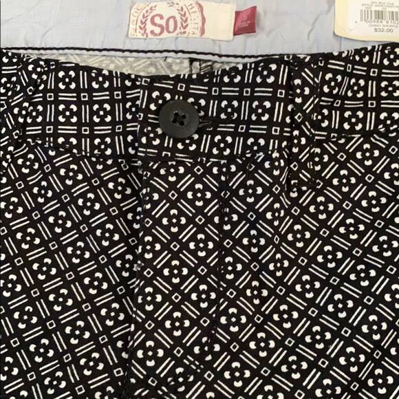 SO chino black tile shortie shorts - Picture 1 of 7